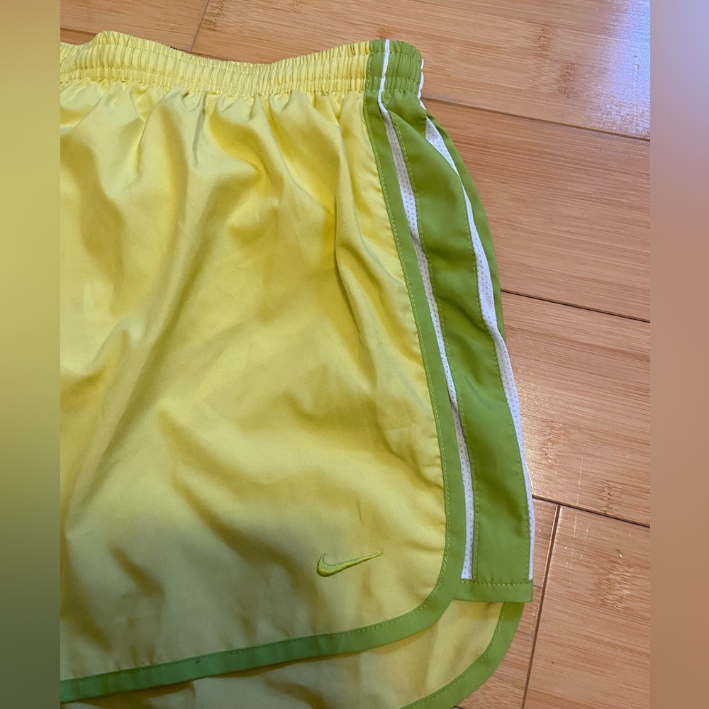 Nike Dri-Fit Yellow Green Running Shorts Women’s Large - Picture 4 of 8